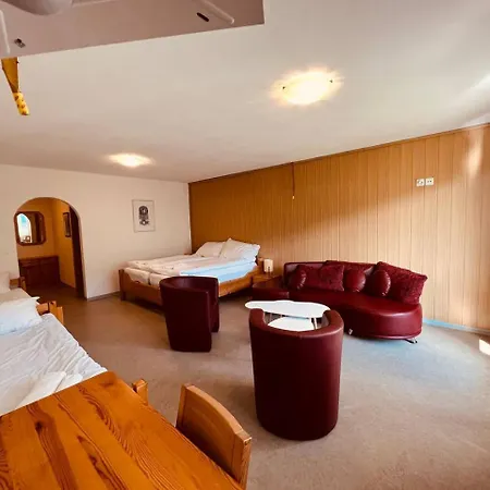 Sky Rooms, Mountainous View בית הארחה 3*